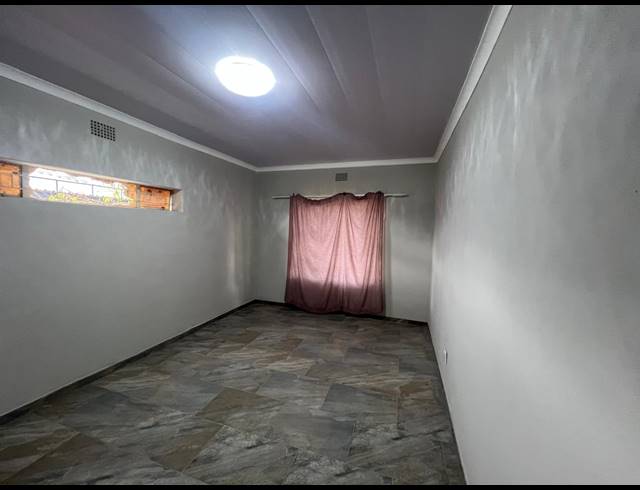 5 BEDROOM HOUSE FOR SALE IN THREE RIVERS